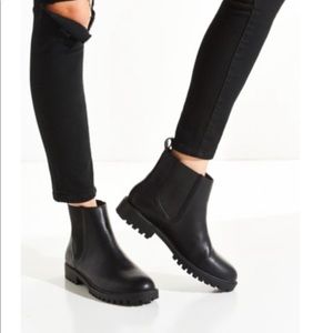 Urban Outfitters Chelsea Boot